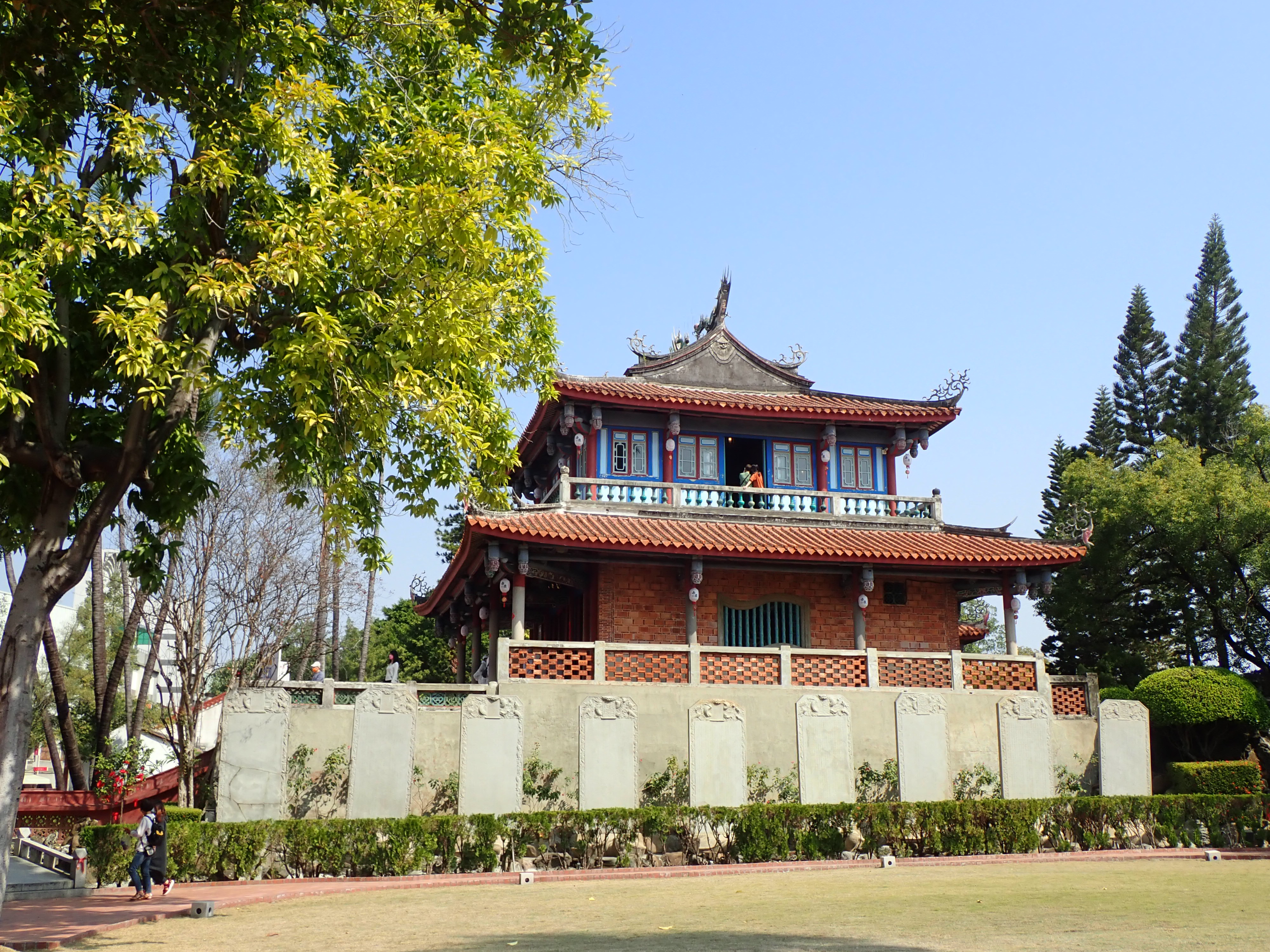 走進赤崁樓，在臺南的時間縫隙，從城牆遺跡到日常散步路線的文化旅程