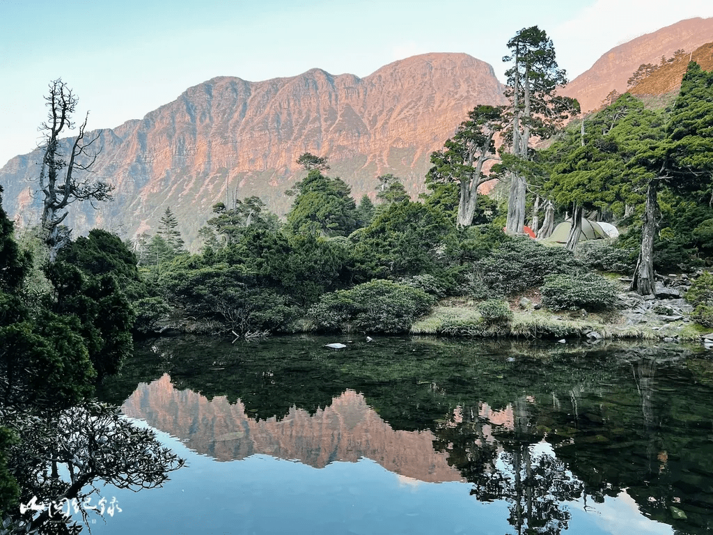 迪化街 Modern Mode & Modern Mode Café,展示老屋與現代時尚的完美融合。