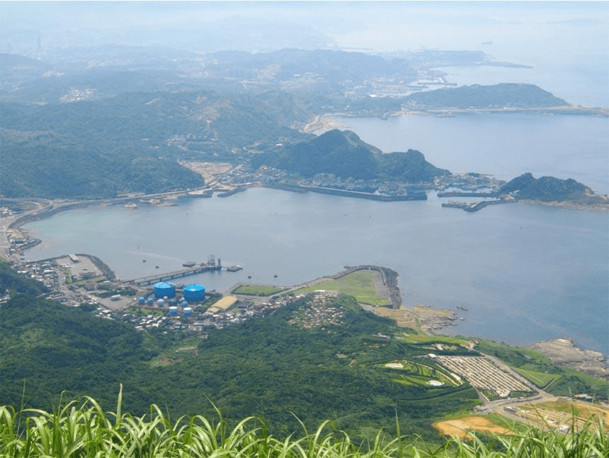 走入基隆步道讓腳步在山頂與海岸之間流動，在不同時段光線裡感受城市與自然交疊的節奏