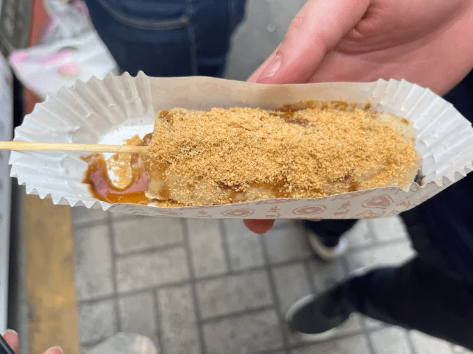 離開台北轉進烏來老街，馬告香與溪谷水聲交錯的一段剛剛好的山城慢行