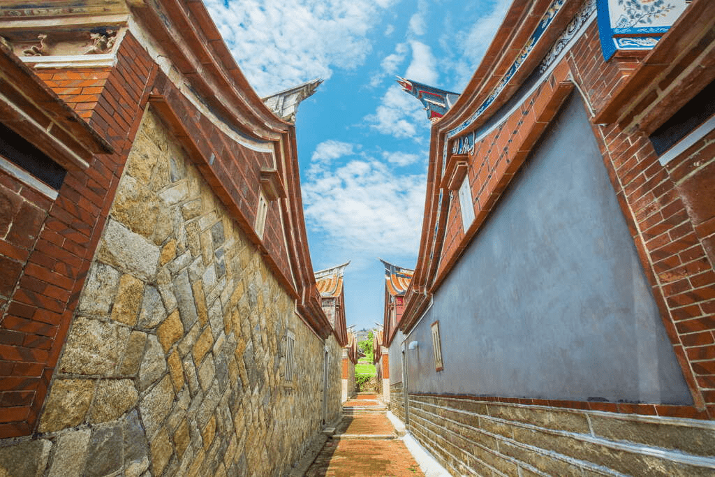 山后聚落的巷弄規劃整齊，是攝影愛好者的取景天堂。