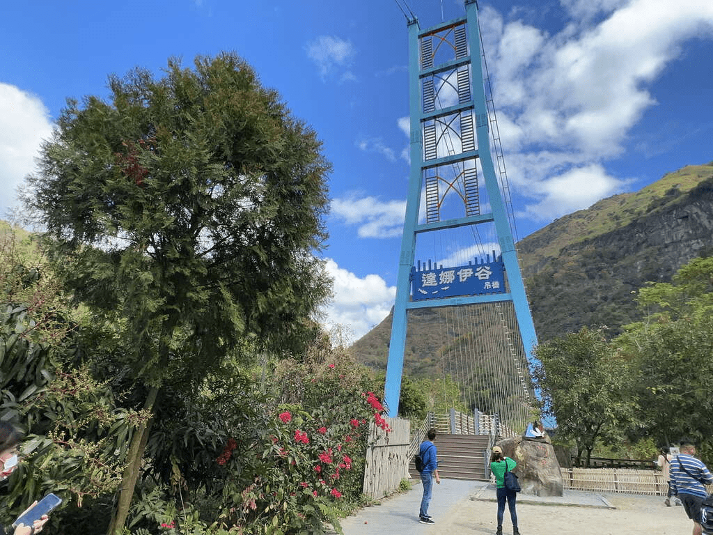 悄悄走進達娜伊谷自然生態公園，在清澈溪流與鯝魚銀光中遇見忘憂時光