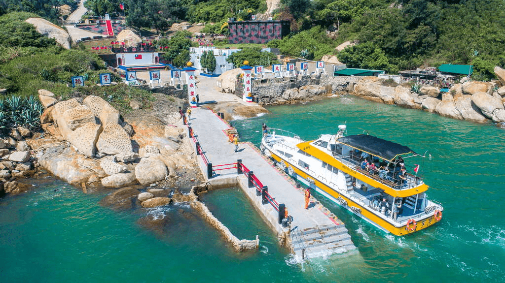 金門外海的孤島時光，在坑道與碉堡間，閱讀大膽島一段未曾遠去的記憶