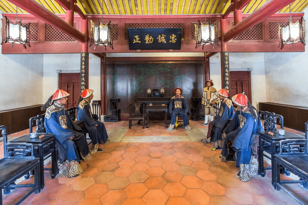 當紅燈籠點亮衙署夜色,清金門鎮總兵署在金城街區裡展開一場時光對話
