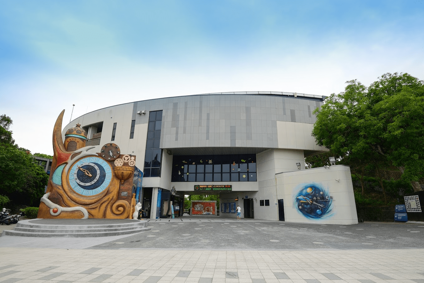 當夜幕降臨台南大內，南瀛天文館帶你用望遠鏡看見宇宙深處的星辰奇景