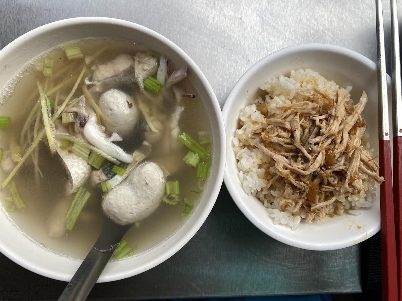 2026高雄美食推薦：阿輝伯𩼣魚湯與港都老字號地圖，必吃鹽埕三民在地滋味