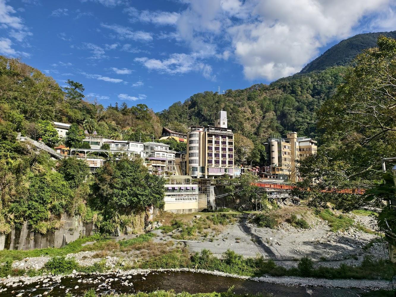 2026 谷關療癒首選！麗池山水溫泉會館歐式浪漫建築，高樓層山景房限時優惠 $2,999