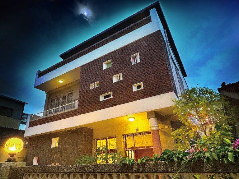 2026 台南安平包棟推薦｜朗香洋房：極簡純白美學空間，攜手枋子林甜點開啟府城慢旅新頁