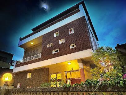 2026台南安平包棟推薦｜朗香洋房：純白美學空間、星空烤肉，聯名「枋子林甜點語言」開啟極簡慢旅