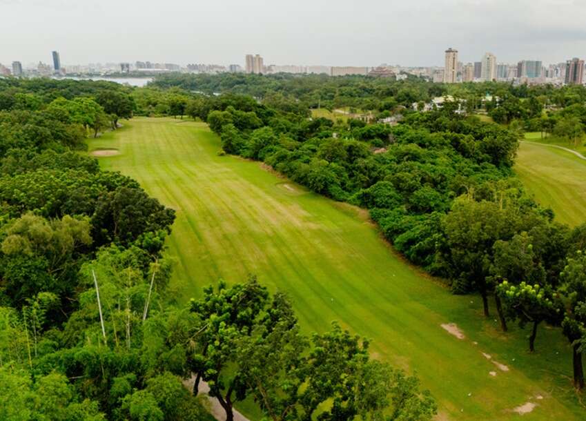 高雄新地標！70公頃「果嶺自然公園」華麗變身，打造南台灣最美永續生態綠洲