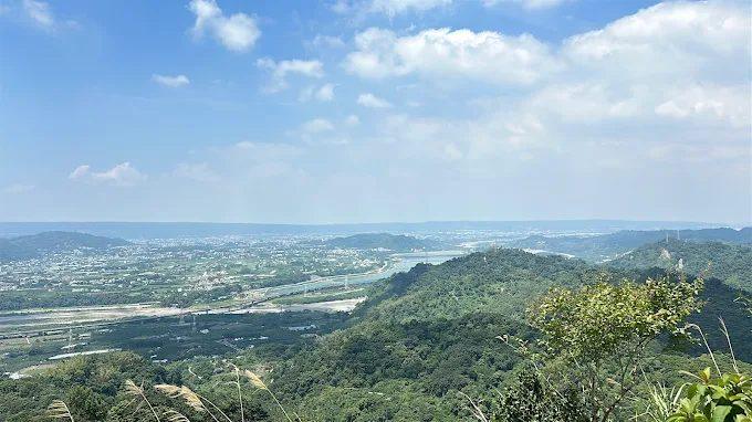 2026草屯深度旅遊指南：慢遊九九峰絕美步道、探索工藝之魂與極簡藝術殿堂