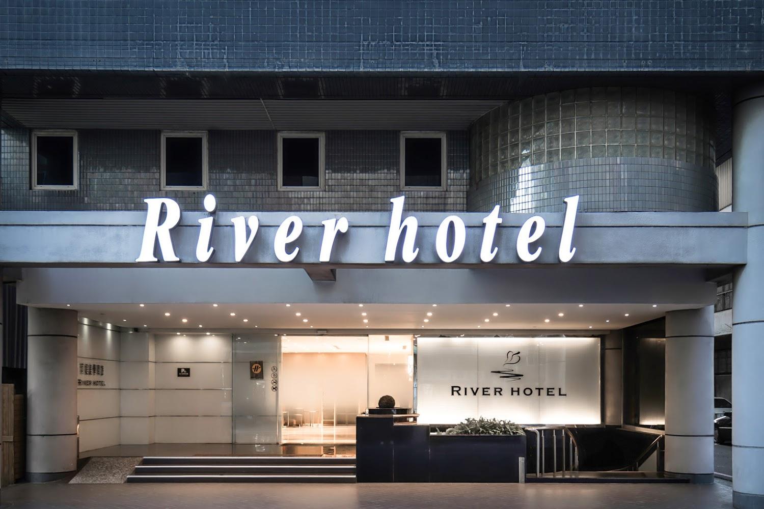 2026 高雄高 CP 值住宿推薦！河堤漫旅自立館平日 1580 元起，再贈浪漫愛之船遊河券