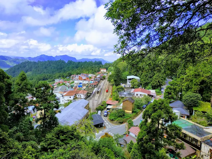 2026 奮起湖旅遊全攻略：漫遊「南台灣九份」山城，必吃美食、森林步道與鐵道文化巡禮