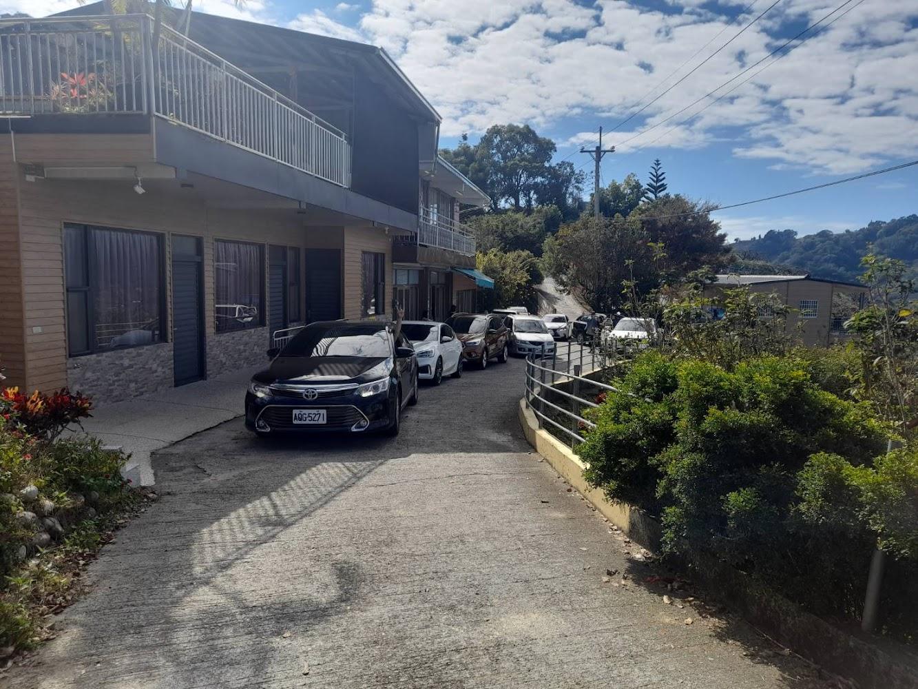 2026台中旅遊首選！「星森林山區景觀」包棟民宿：坐擁絕美山景、寵物友善的高CP值淨土