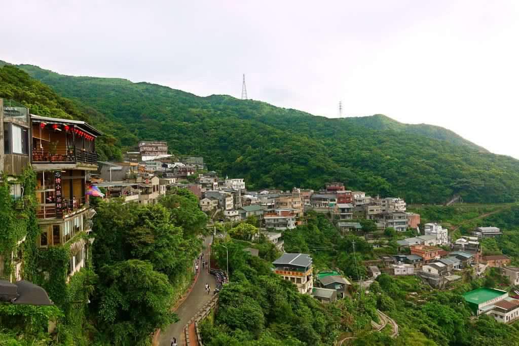 2026東北角旅遊全攻略：探索九份山城、十分瀑布與隱藏祕境四角窟