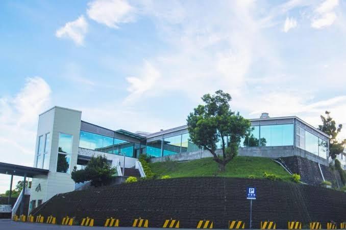 2026 國旅超殺優惠！台南烏山頭湖境渡假會館 1,999 元入住，含早送門票，親子避暑首選