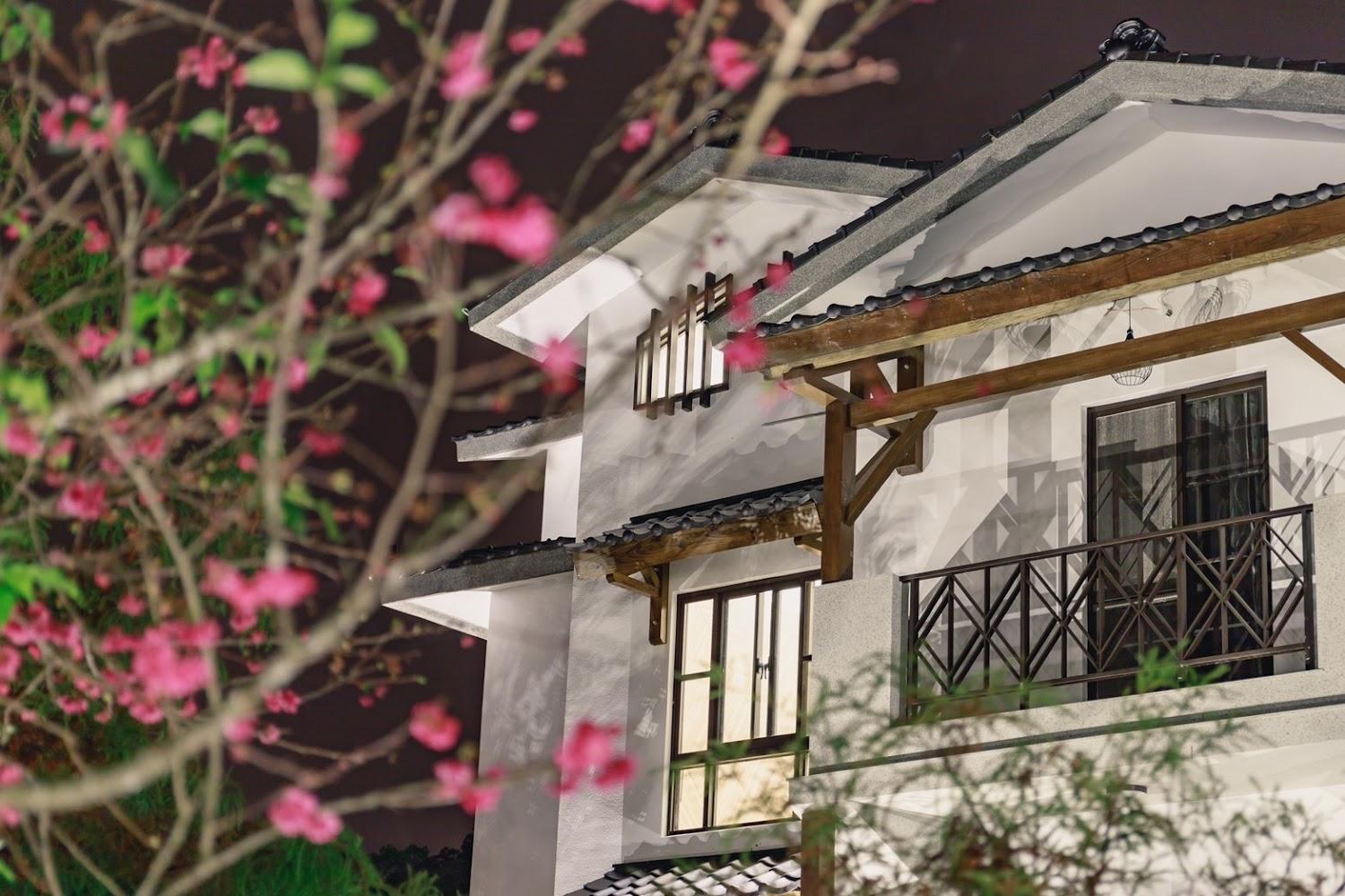 2026南投必住！天水蓮大飯店：全台唯一湖上鋼骨建築，超值2180元起享鯉魚潭180度湖景