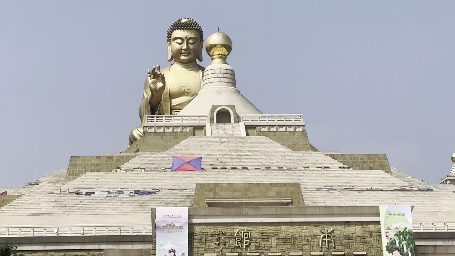 2026 高雄佛光山佛陀紀念館全攻略：從佛牙舍利到星巴克，一場洗滌身心的國際級文化盛宴