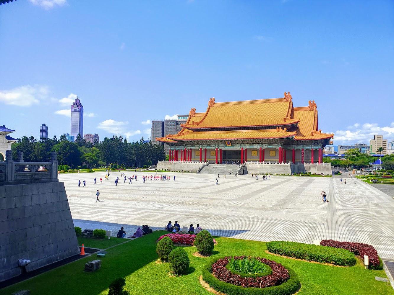 2026 台北必訪地標：中正紀念堂全攻略，從宏偉建築、儀隊交接至南門市場美食文化巡禮