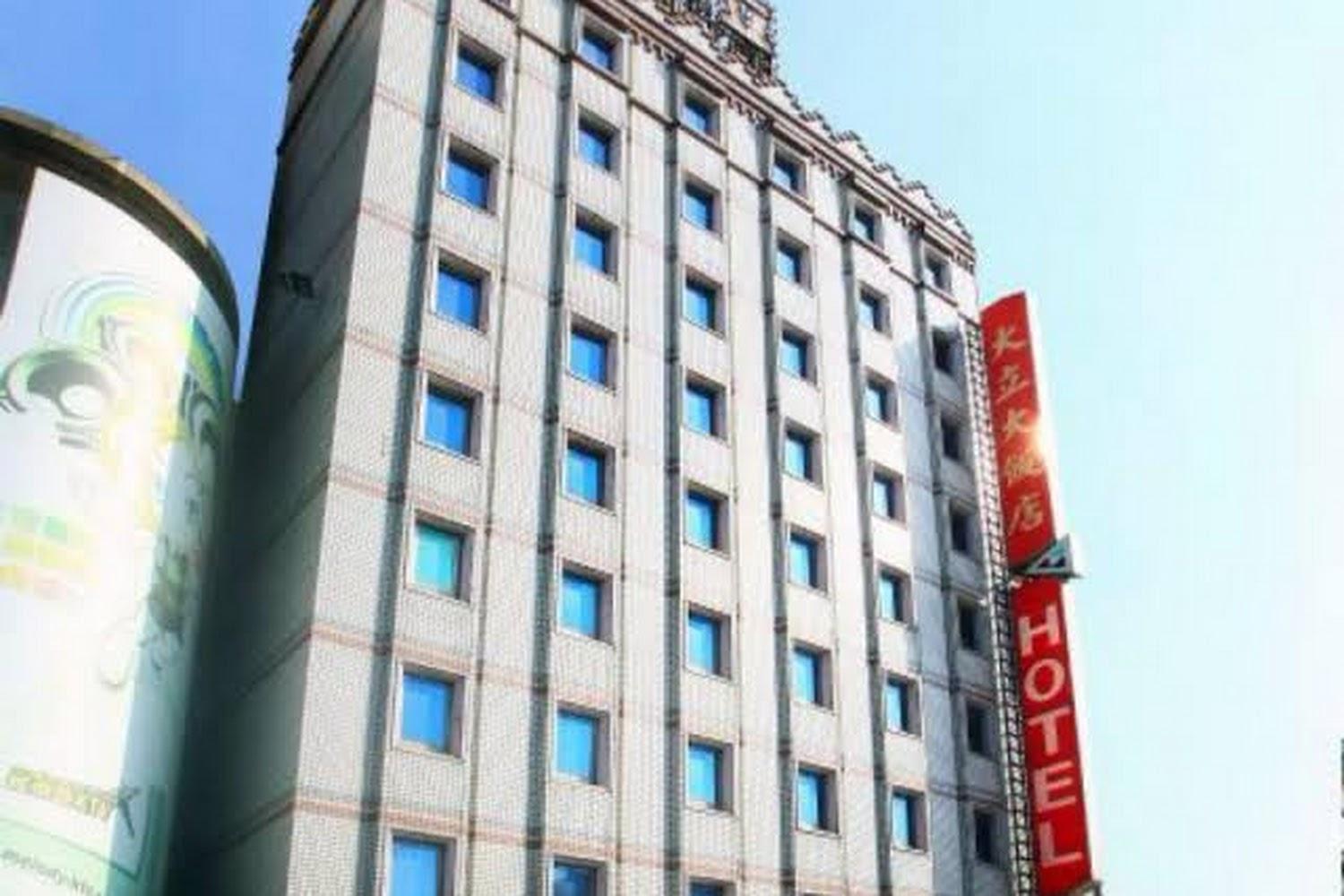 2026台南旅遊必住！劍橋大飯店平日1888元超值一泊二食，坐擁赤崁樓地利與平民美食天堂