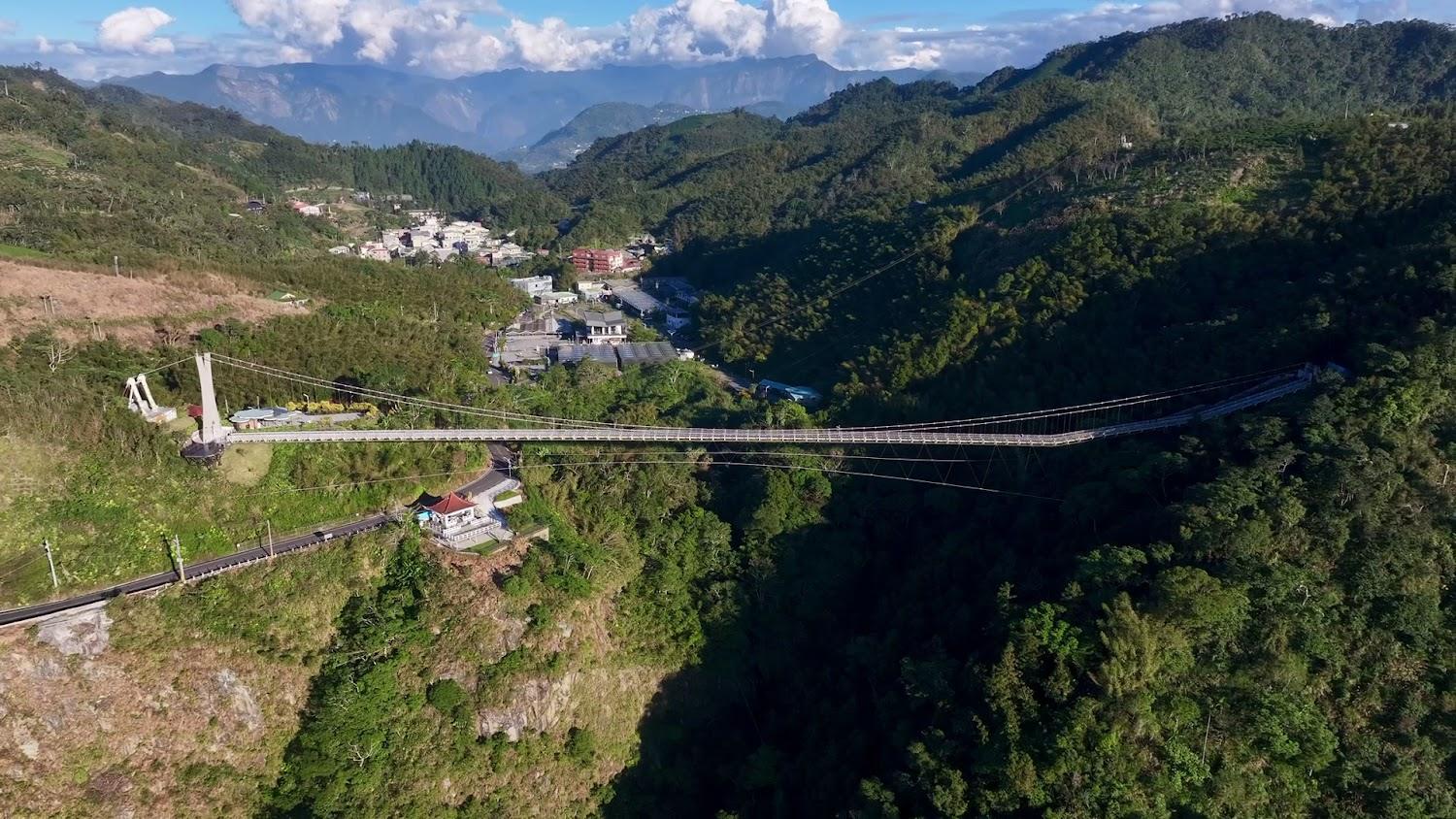 2026 嘉義梅山太平雲梯攻略：漫步海拔千公尺雲端，盡收嘉南平原與茶園絕美景色