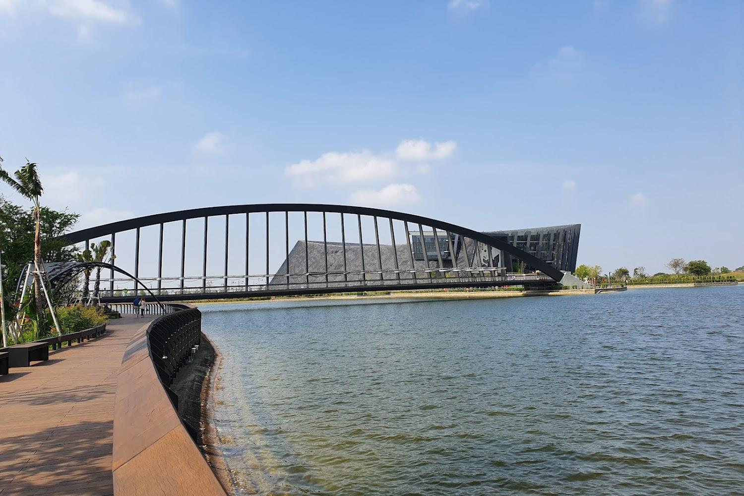 2026 嘉義旅遊必訪｜故宮南院攻略：沈浸式亞洲藝術、水墨建築美學與親子散策首選