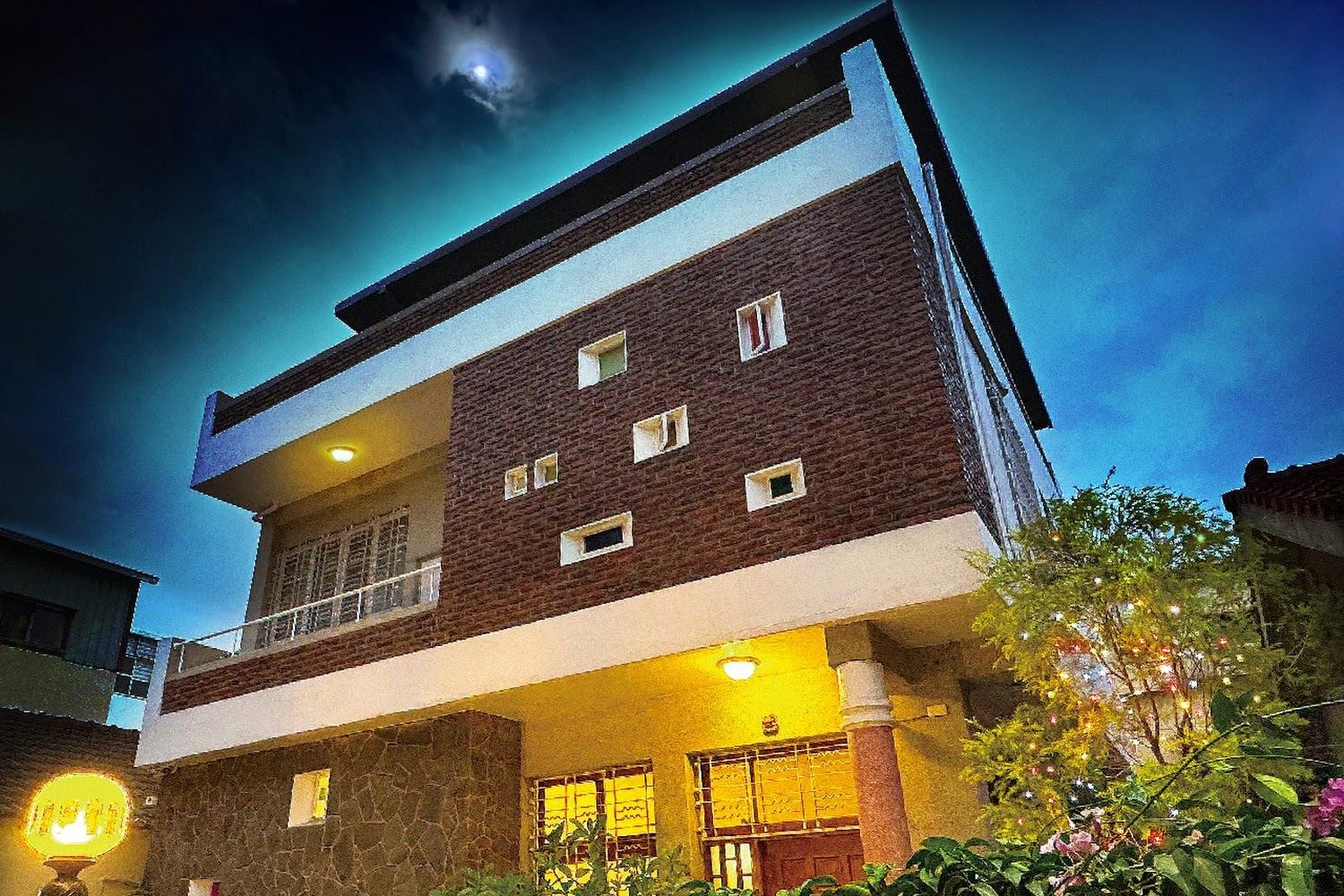 2026台南旅遊必看！安平「朗香洋房」聯手武聖夜市推出包棟專案，入住即領夜市消費券