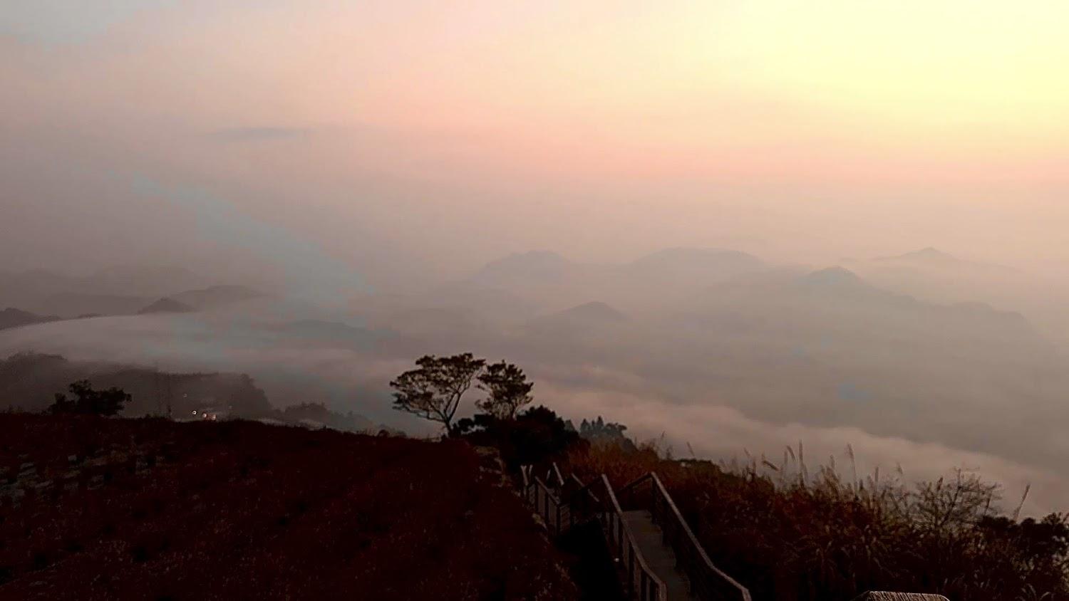 2026嘉義隙頂二延平步道攻略：漫步雲端秘境，捕捉全台最美雲瀑與夕陽絕景