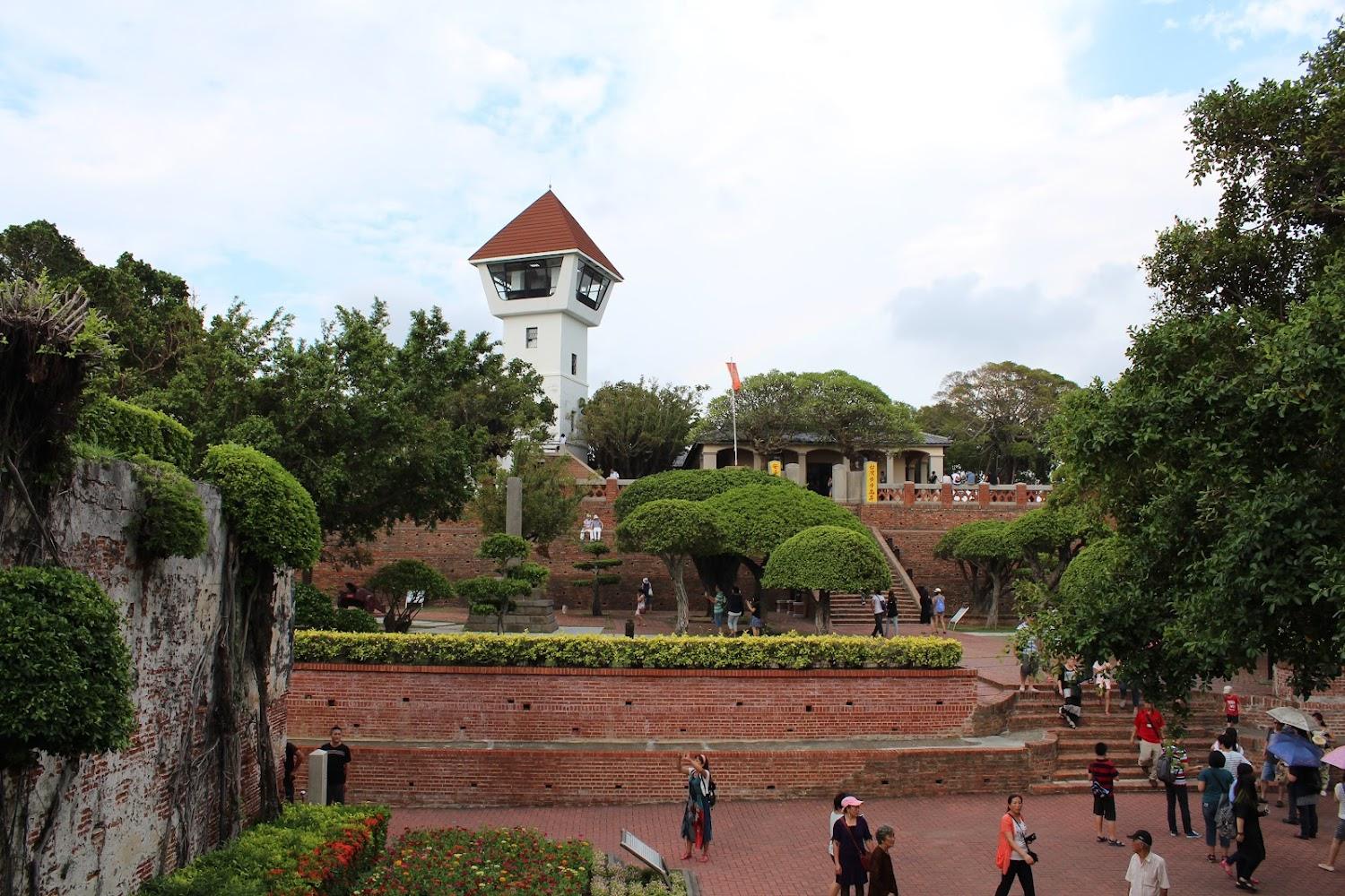 台南安平古堡深度指南：穿越熱蘭遮城四百年，探索大航海時代的紅磚印記與在地美食地圖