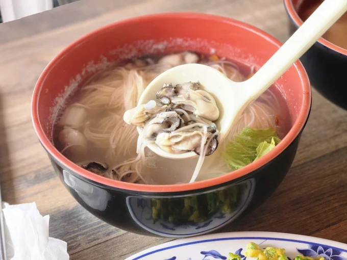 從清晨海光出發走進澎湖兩天一夜，在雙心石滬前等一場日落