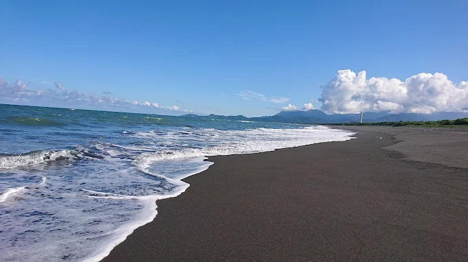 把煩惱留在城市之外，來宜蘭海邊聽浪拍岸直到天色轉藍