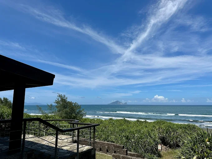 把煩惱留在城市之外，來宜蘭海邊聽浪拍岸直到天色轉藍