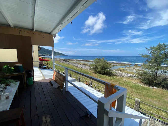 在綠島海景住宿醒來看太平洋晨光，午後直接走進浮潛海域
