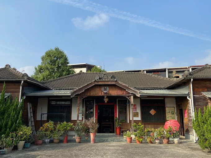 在南投展開一場不趕路的歷史建築巡禮，讓城市記憶自然浮現