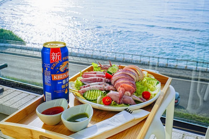 沿著北海岸走進白沙灣，在半島海悅渡假會館的陽台前，把一整片太平洋留給自己