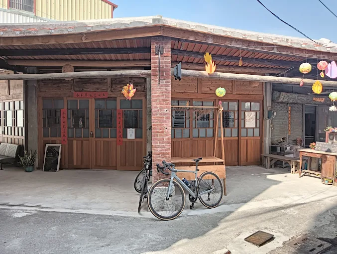 在台南左鎮景點迎接第一道光，二寮之後慢慢走進化石園區
