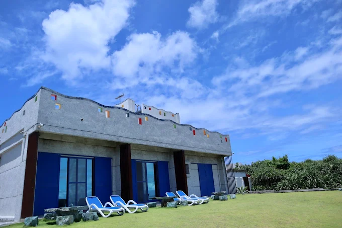 在綠島海景住宿醒來看太平洋晨光，午後直接走進浮潛海域