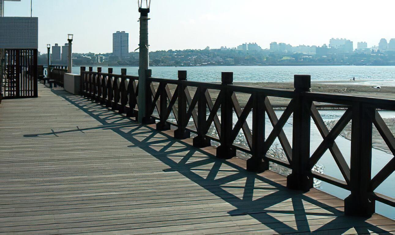 把午後留在淡水漁人碼頭，沿著海風走進夕陽落下的河口時刻