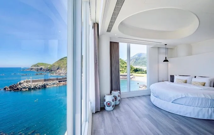 在蘇澳粉鳥林迎著海風散步，把宜蘭藍綠礫石灘收進兩天一夜