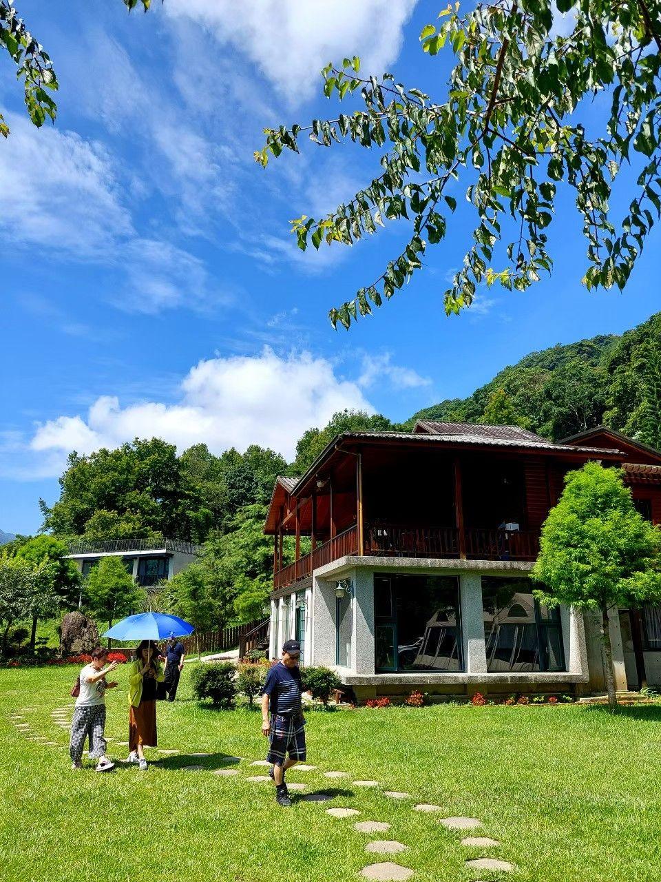 營區夜間溫馨燈光效果