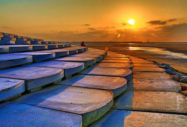 在新竹漁港騎過十七公里海岸線，讓海風與夕陽陪我走完這一天