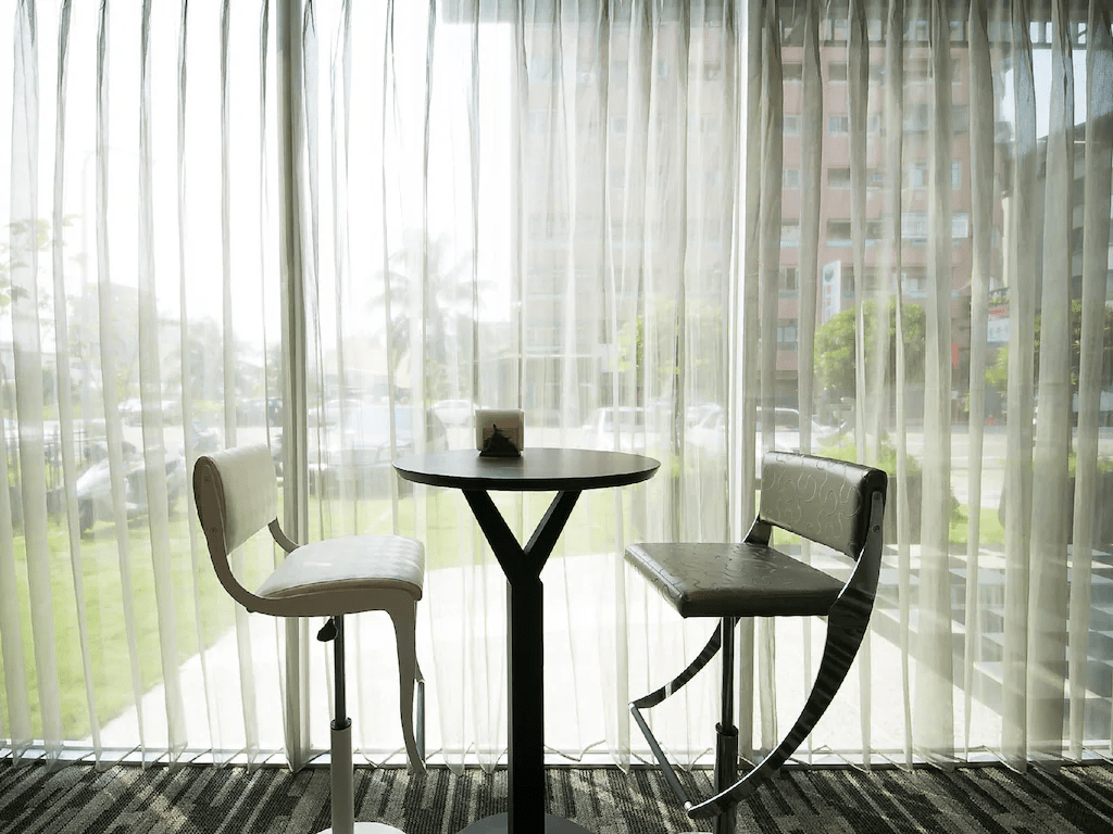 嘉義的溫度在這裡展開，夏禾國際行館讓你在簡單空間裡找到片刻的自在