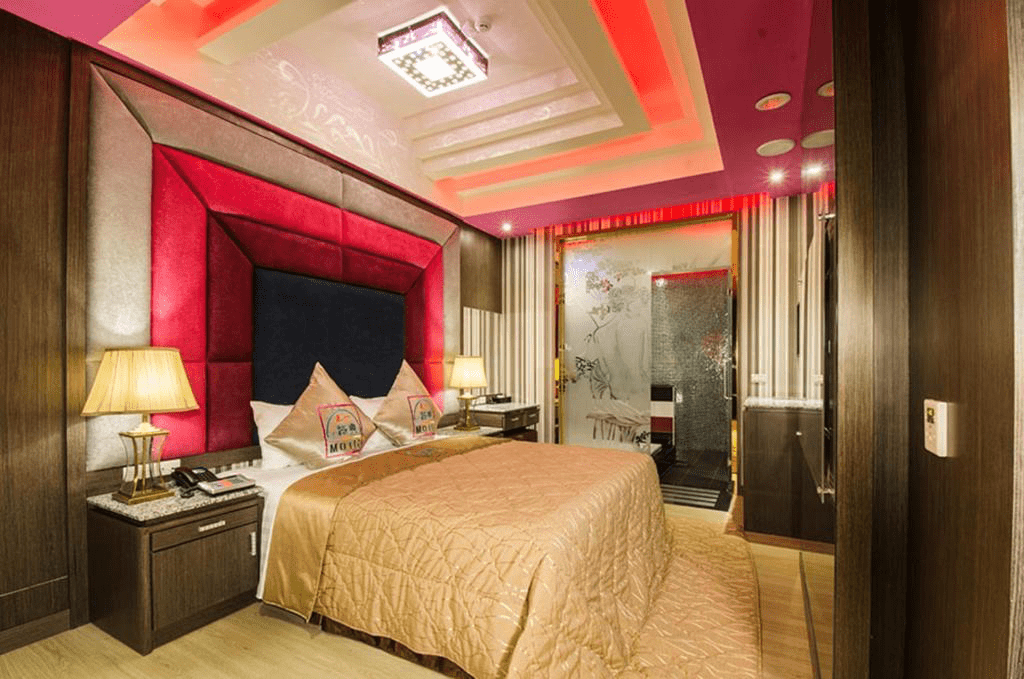 旅館緊鄰台東交通要道中華路一段，對外交通四通八達