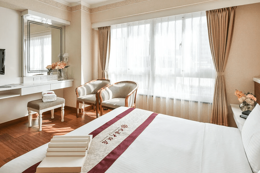 當旅行不再匆忙，首福大飯店讓你住在市中心，也能擁有片刻安靜與自在