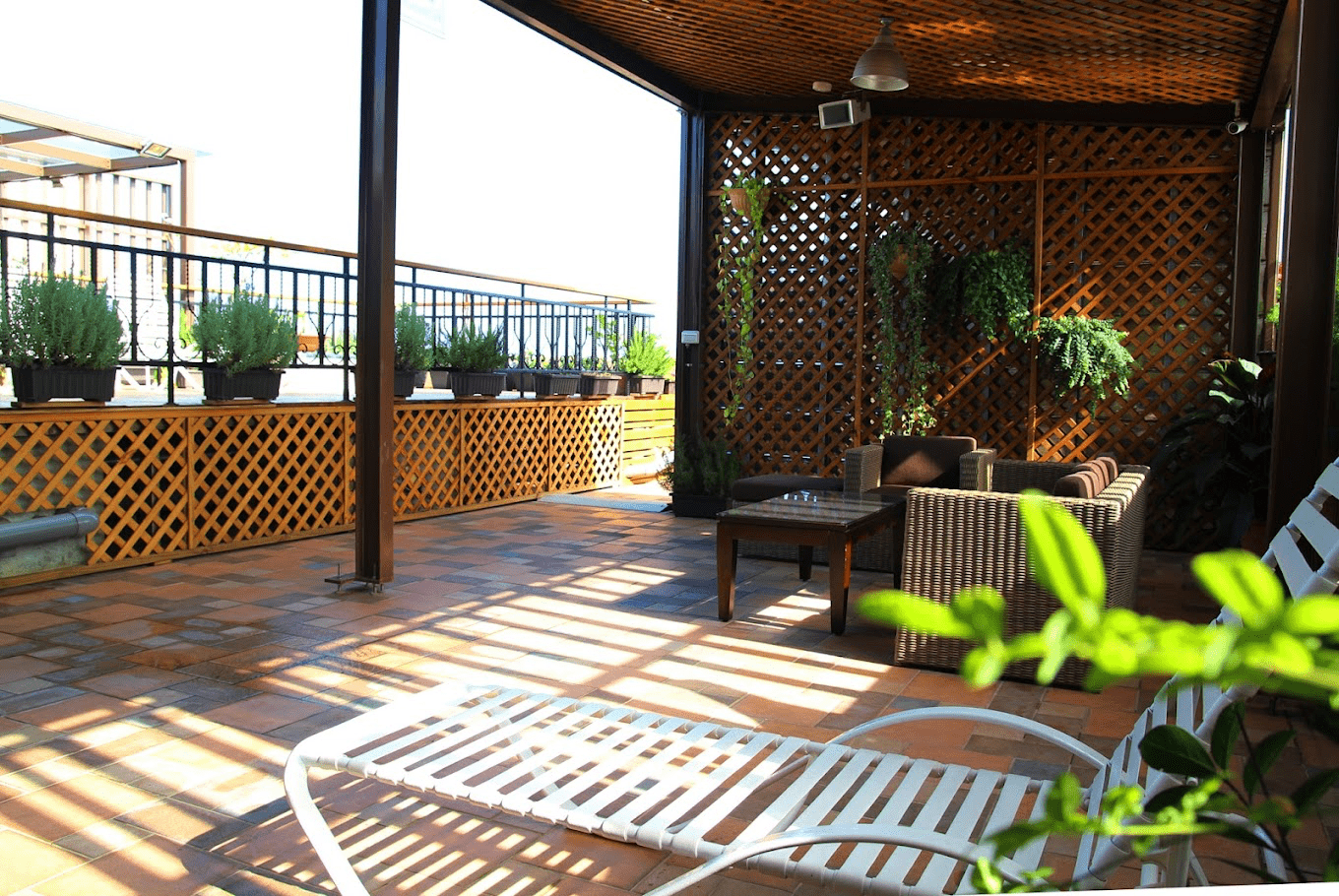 麗軒國際飯店提供舒適的住宿空間與便利的地理位置