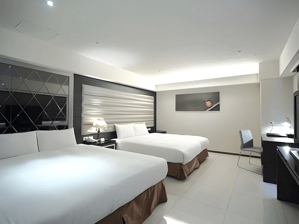 鳥巢頂級商旅七賢館周邊環境地圖示意，顯示其處於交通網絡中心