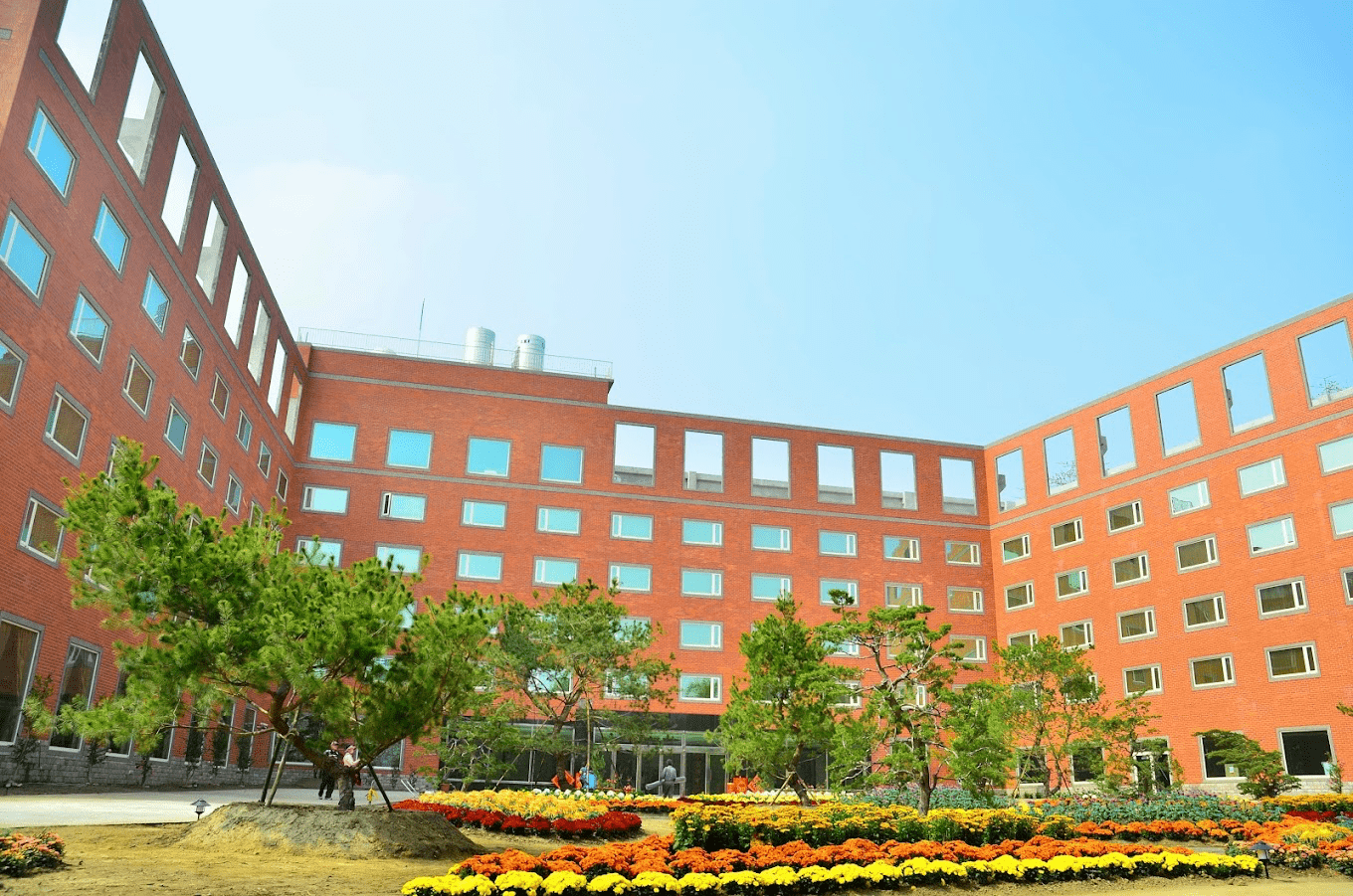 南元花園休閒農場鳥瞰湖泊與綠地