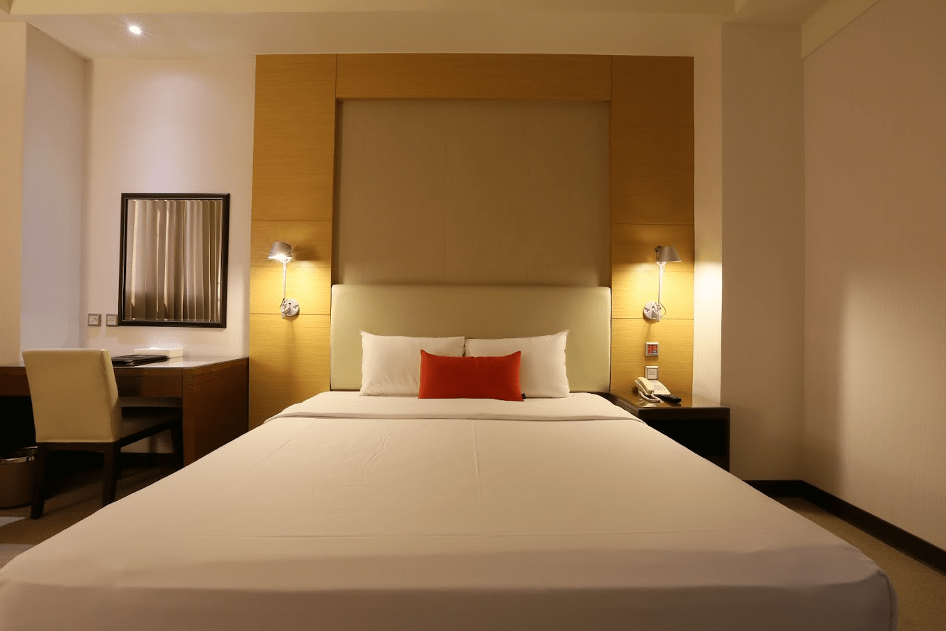 在嘉義的街角與光影之中，住進永悅商務大飯店，讓旅途變得更從容自在