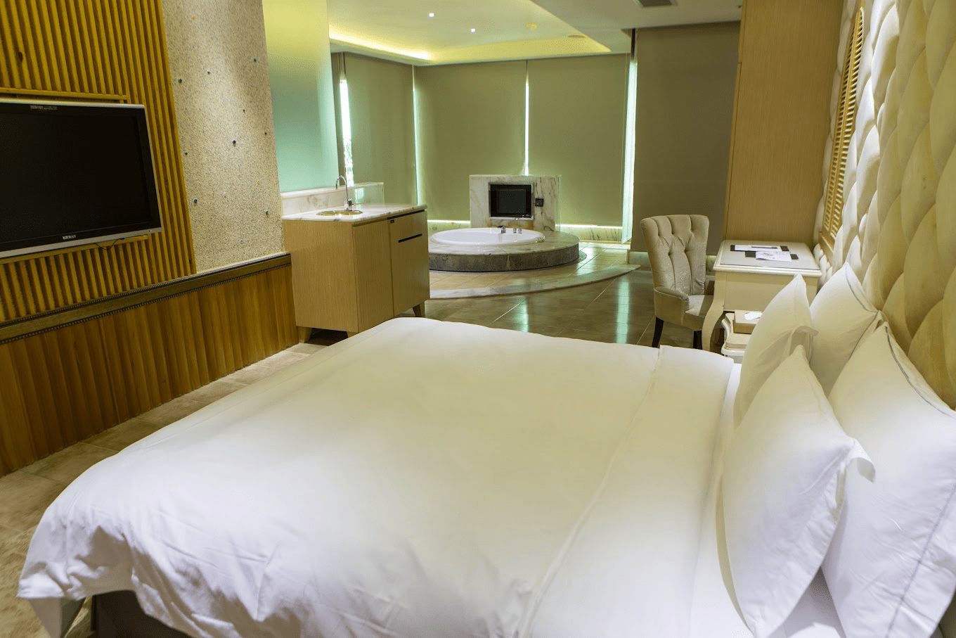 歐遊高雄館內部某一主題客廳的設計，展示其裝潢風格