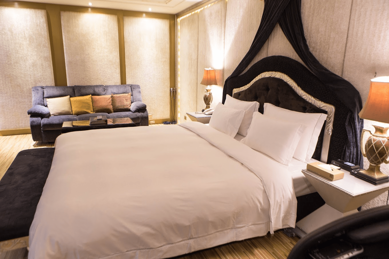 歐遊高雄館客房內的按摩浴缸或精緻衛浴設備特寫